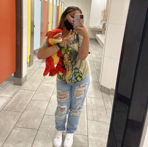 Meet your Posher, Alanis